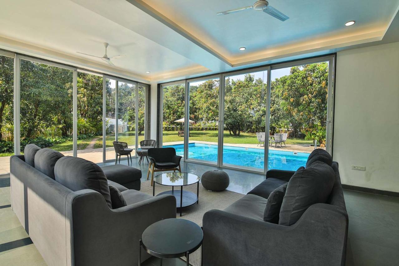 קארג'אט Twilight Grove By Stayvista - Pool- View Villa With Manicured Lawn, Contemporary Interiors & Home Theatre מראה חיצוני תמונה