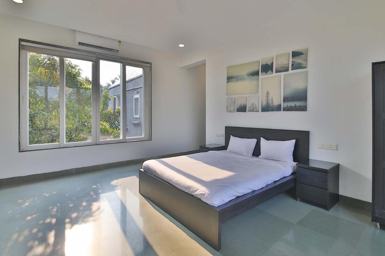 קארג'אט Twilight Grove By Stayvista - Pool- View Villa With Manicured Lawn, Contemporary Interiors & Home Theatre מראה חיצוני תמונה
