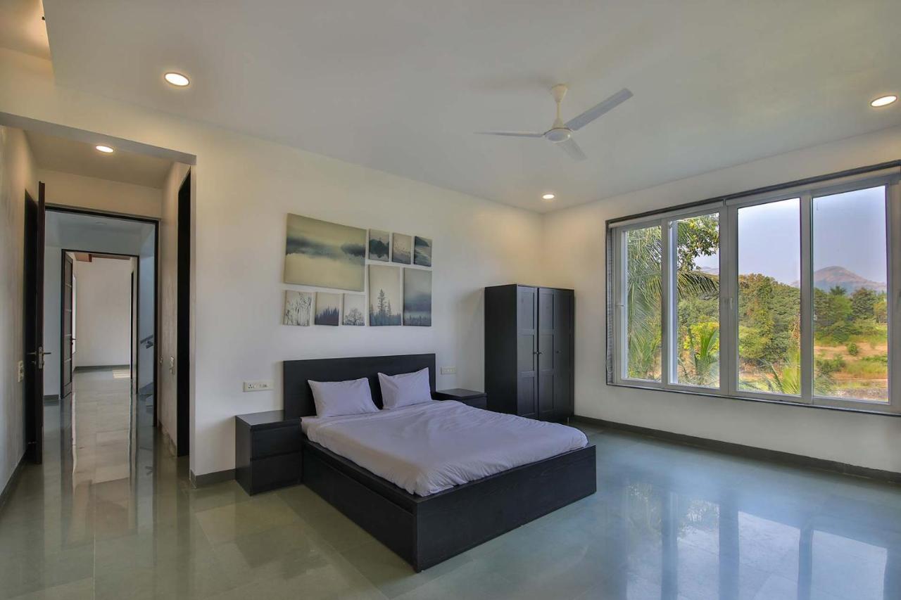 קארג'אט Twilight Grove By Stayvista - Pool- View Villa With Manicured Lawn, Contemporary Interiors & Home Theatre מראה חיצוני תמונה