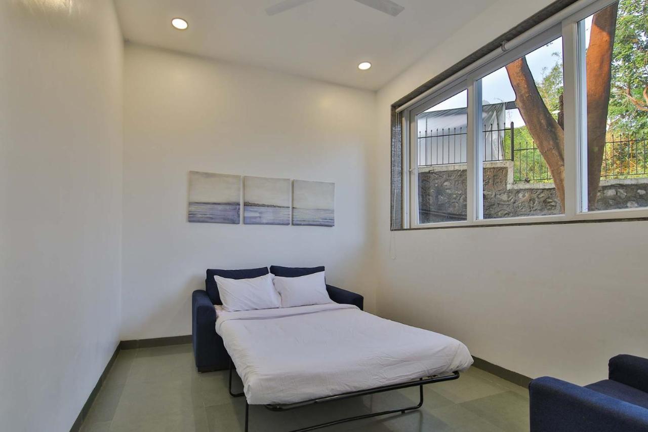 קארג'אט Twilight Grove By Stayvista - Pool- View Villa With Manicured Lawn, Contemporary Interiors & Home Theatre מראה חיצוני תמונה